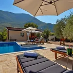 Melita - Heated Pool, Speed Internet Within Nature Park
