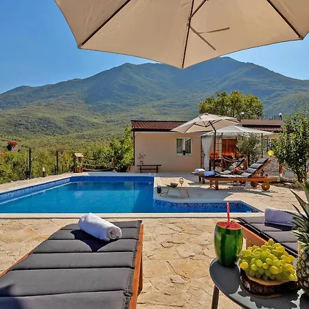 Nyaraló Melita - Heated Pool, Speed Internet Within Nature Park *