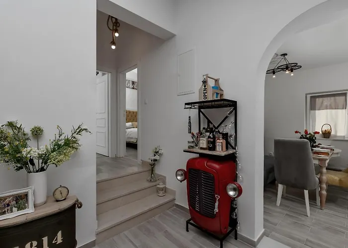 Melita - Heated Pool, Speed Internet Within Nature Park * Zagvozd