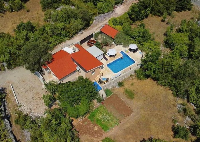 Melita - Heated Pool, Speed Internet Within Nature Park