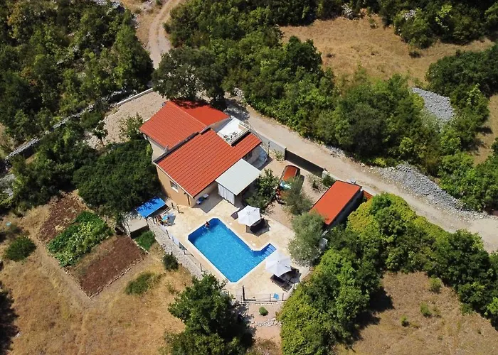 Melita - Heated Pool, Speed Internet Within Nature Park *