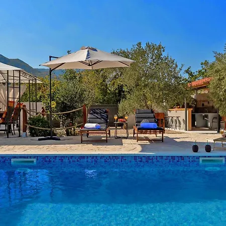 Melita - Heated Pool, Speed Internet Within Nature Park Zagvozd