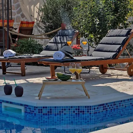 Melita - Heated Pool Within Nature Park * Zagvozd