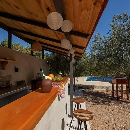 Melita - Heated Pool, Speed Internet Within Nature Park * Zagvozd