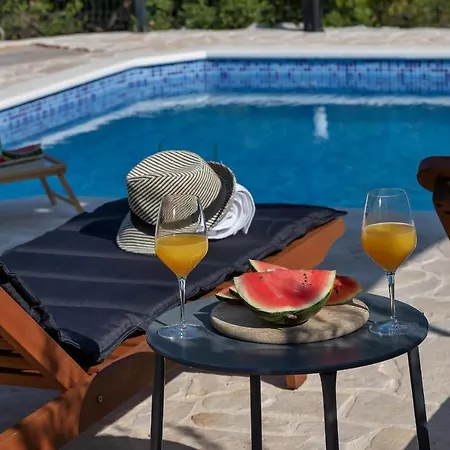 Semesterbostad Melita - Heated Pool Within Nature Park