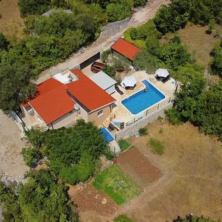 Melita - Heated Pool Within Nature Park