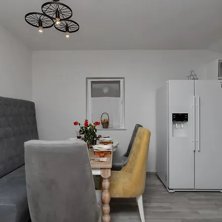 Melita - Heated Pool, Speed Internet Within Nature Park
