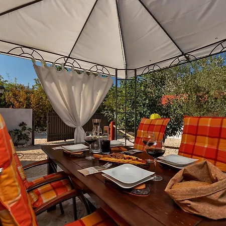 Melita - Heated Pool, Speed Internet Within Nature Park بيت للعطل Zagvozd