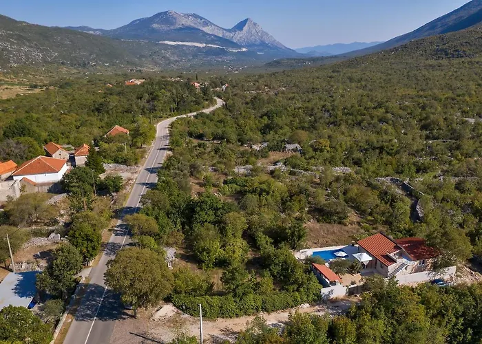 Ferienhaus Melita - Heated Pool, Speed Internet Within Nature Park *