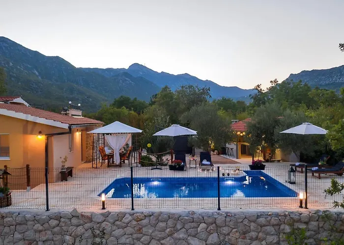 Melita - Heated Pool, Speed Internet Within Nature Park Zagvozd